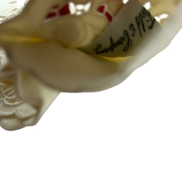 VTG Marshall Field & Company Off‑White Ivory Embroidered Gloves Women’s - Picture 6 of 9